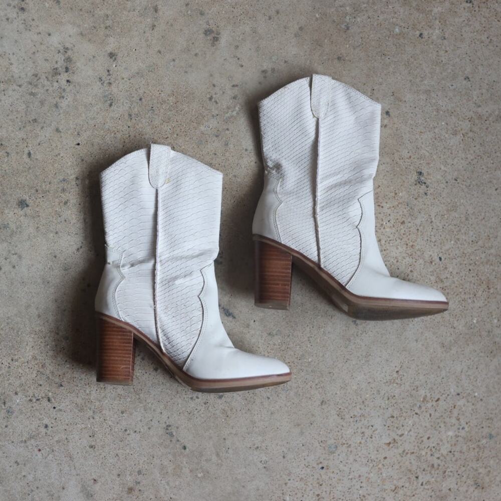 MIA White Snakeskin Embossed Western Ankle Boots Size 9